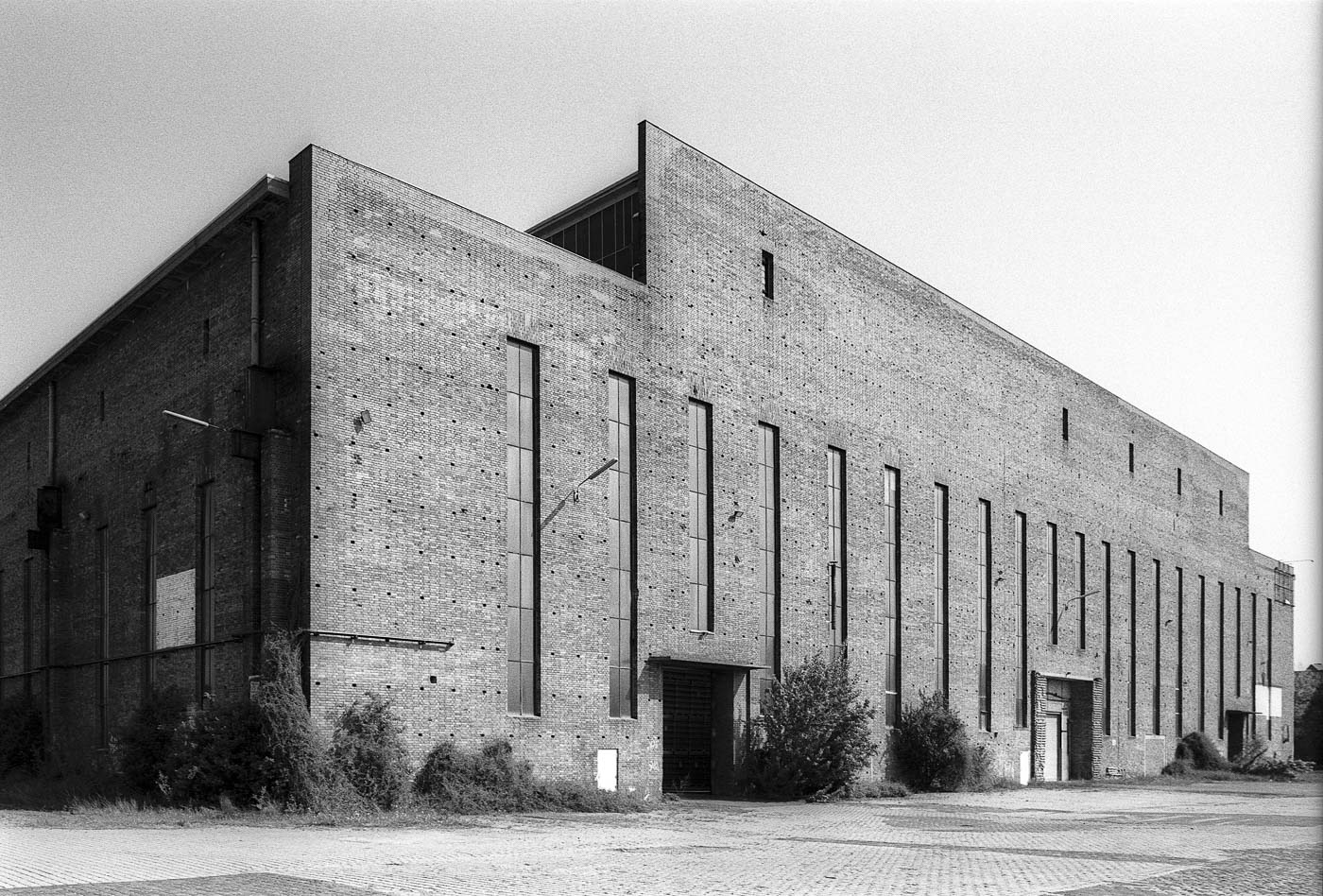 linden LInden .  U-Boot-Halle
